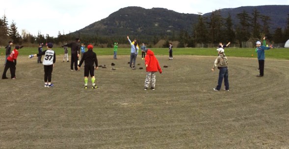 Orcas Park and Rec holds Minnor League practice in Buck Park